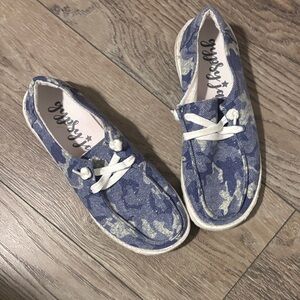 Gypsy Jazz Women's Blue and Cream Loafers